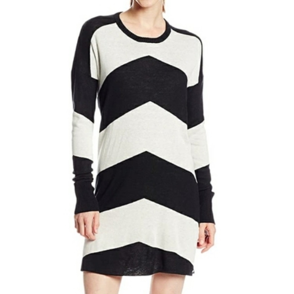 Volcom Chevron Black & Off White Knit Long Sleeve Sweater Dress Size Small S